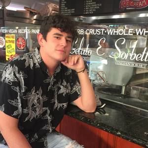 Meet your Posher, Cy